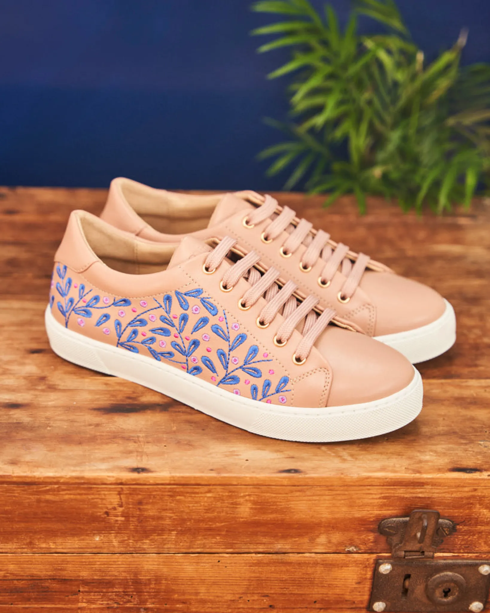 Minuit sur Terre Sneakers<Feuillage Blush