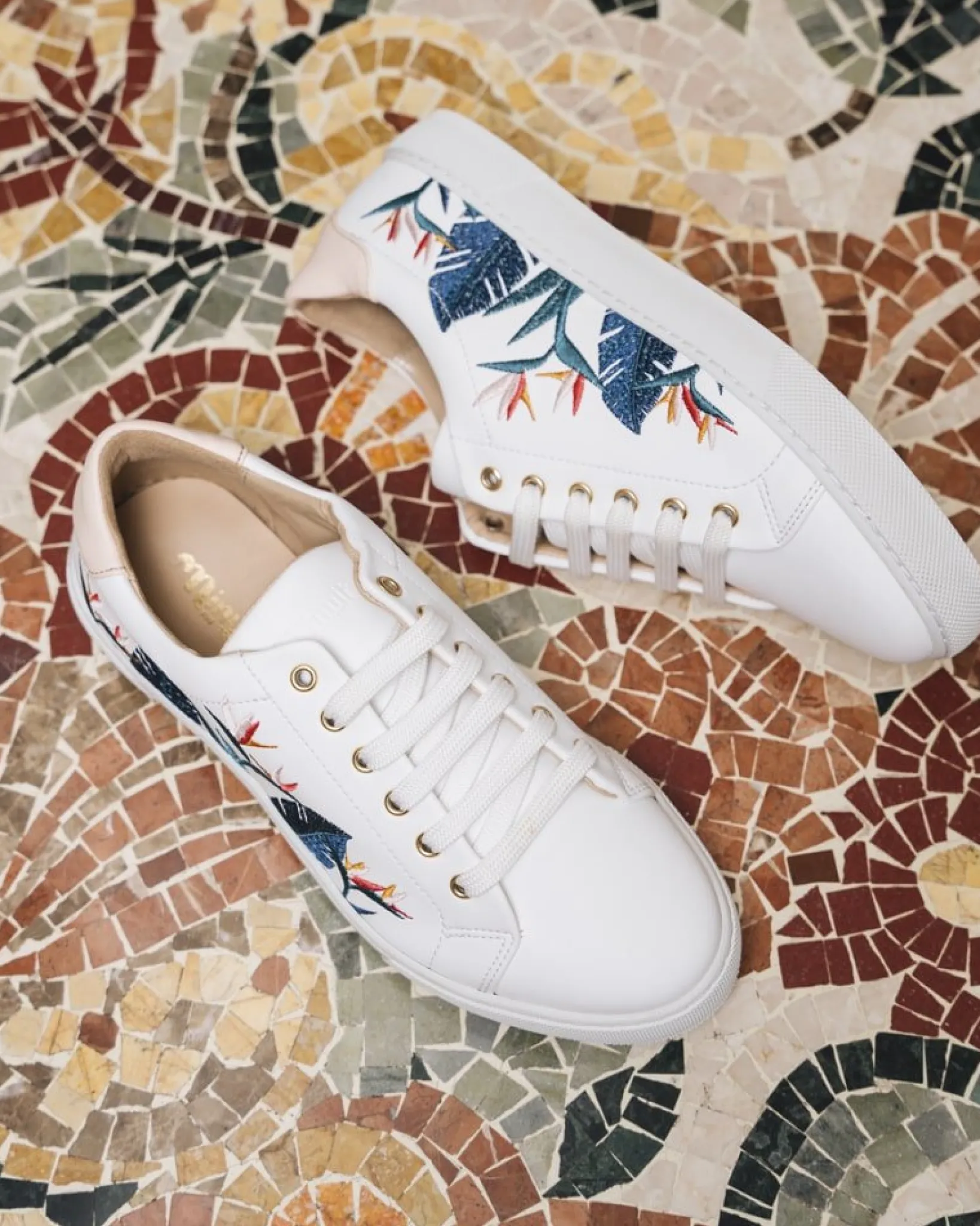 Minuit sur Terre Sneakers<Virevolte Tropical